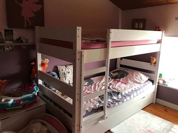 Das Kinder Etagenbett 1,2,3 weiß mit Auszieh-Lattenrost