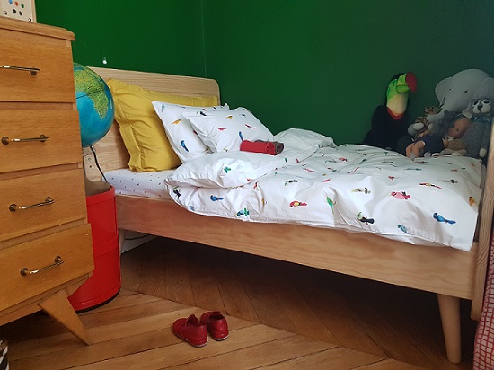 Das mitwachsendes Kinderbett Pitchoune mit Füßen